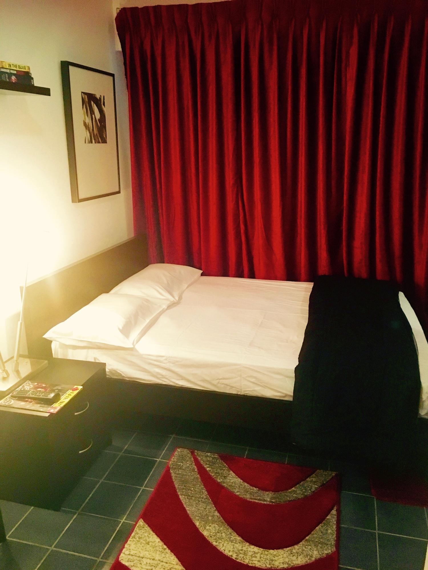 Arrival Lodge Hostel Accommodation Голд-Кост Екстер'єр фото