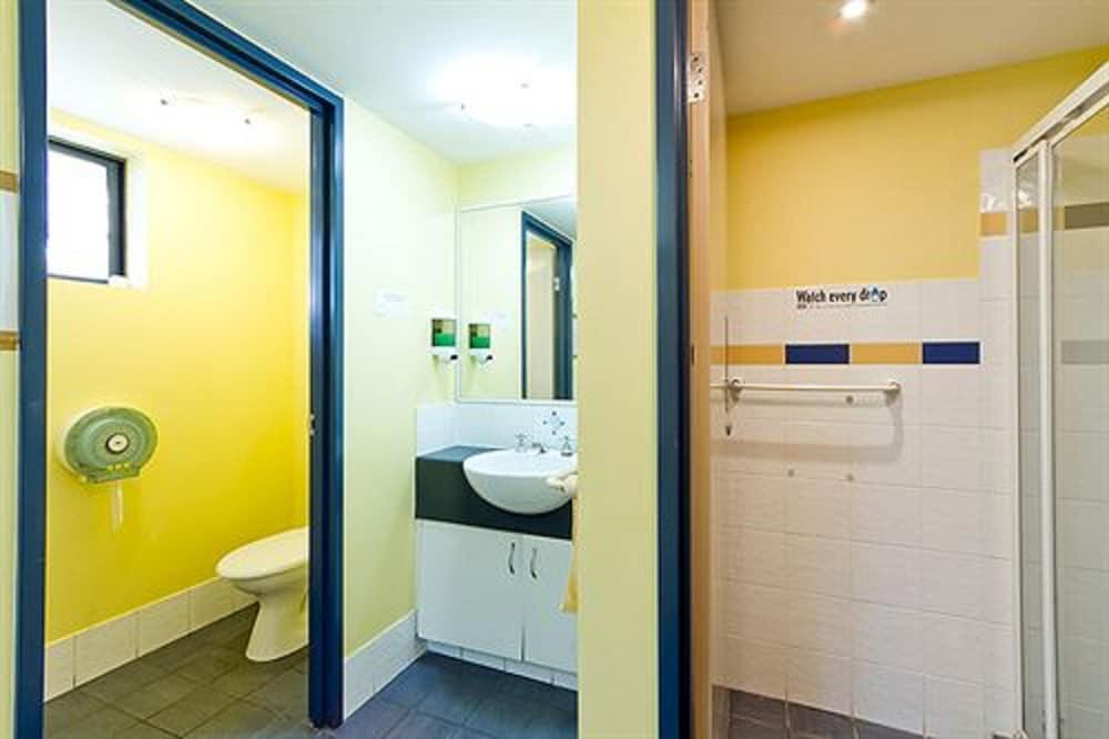 Arrival Lodge Hostel Accommodation Голд-Кост Екстер'єр фото