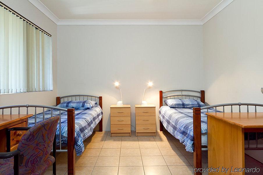 Arrival Lodge Hostel Accommodation Голд-Кост Екстер'єр фото